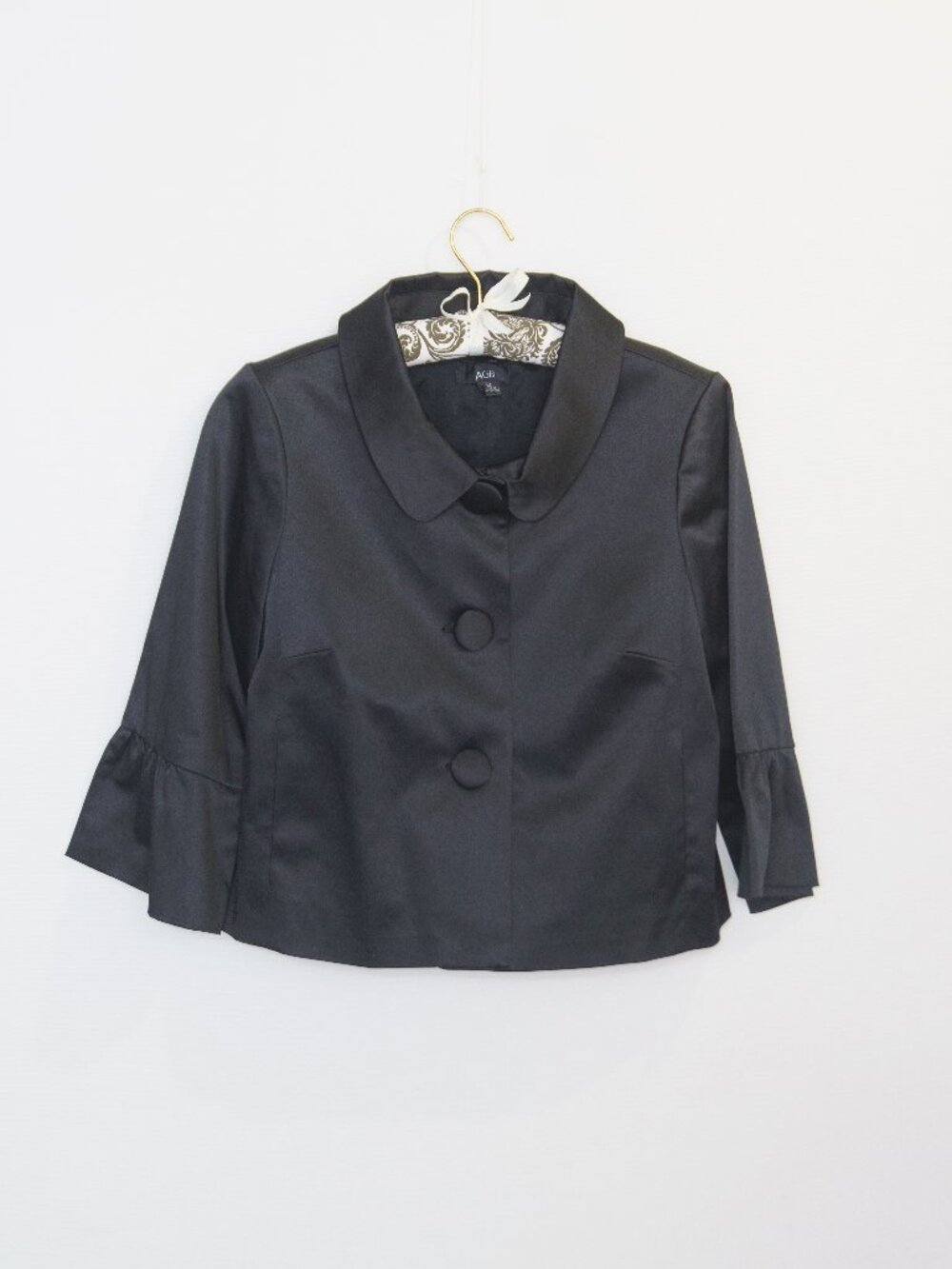 AGB Black Cropped Jacket for Sale – Vintage, Elegant, and Versatile